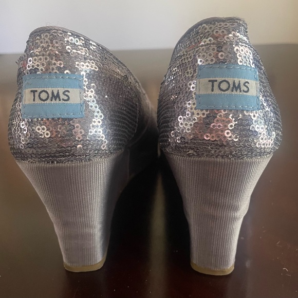 Toms Women's Sparkling Silver Wedge - Picture 2 of 4
